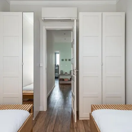 T2 With Ac And Patio Near Av Da Liberdade *