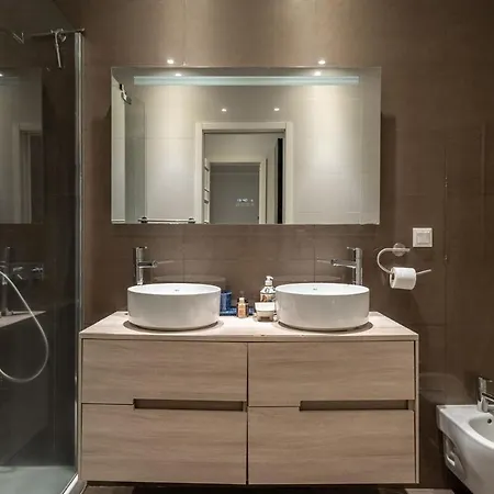 Apartament T2 With Ac And Patio Near Av Da Liberdade By Lisbeyond *