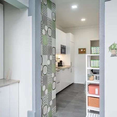 T2 With Ac And Patio Near Av Da Liberdade
