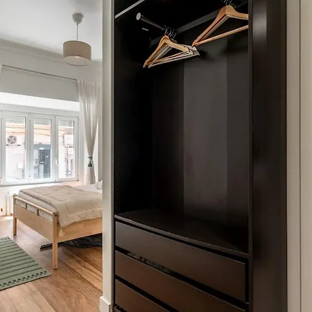 T2 With Ac And Patio Near Av Da Liberdade By Lisbeyond شقة Lisboa