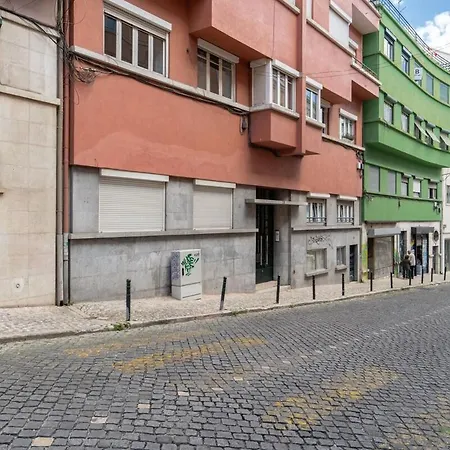 T2 With Ac And Patio Near Av Da Liberdade