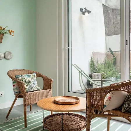 T2 With Ac And Patio Near Av Da Liberdade Lisbon