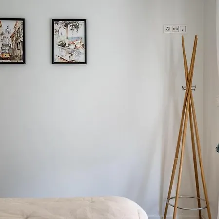 T2 With Ac And Patio Near Av Da Liberdade By Lisbeyond Apartment *