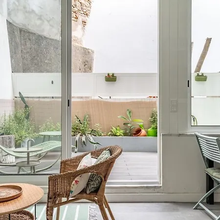 Apartment T2 With Ac And Patio Near Av Da Liberdade By Lisbeyond *