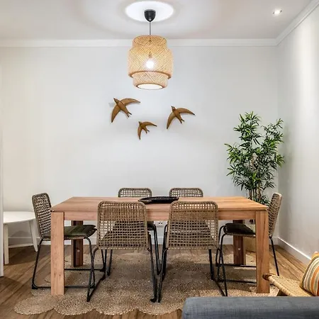 Apartamento T2 With Ac And Patio Near Av Da Liberdade Lisboa